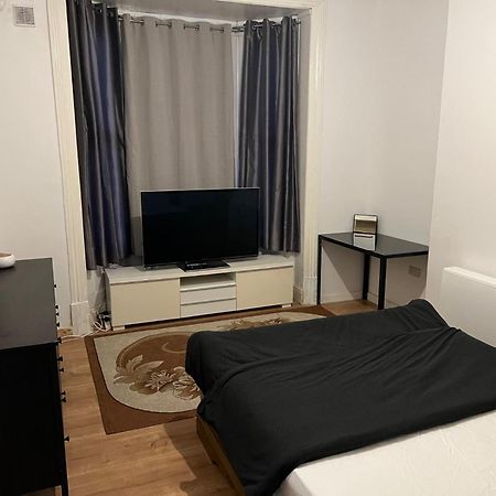 New Flat, Own Bathroom, Sitting Room & Large Bedroom - Walsall Bescot Екстер'єр фото