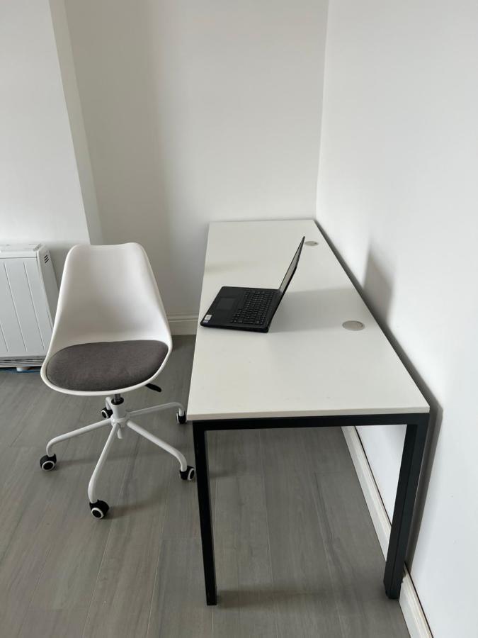 New Flat, Own Bathroom, Sitting Room & Large Bedroom - Walsall Bescot Екстер'єр фото