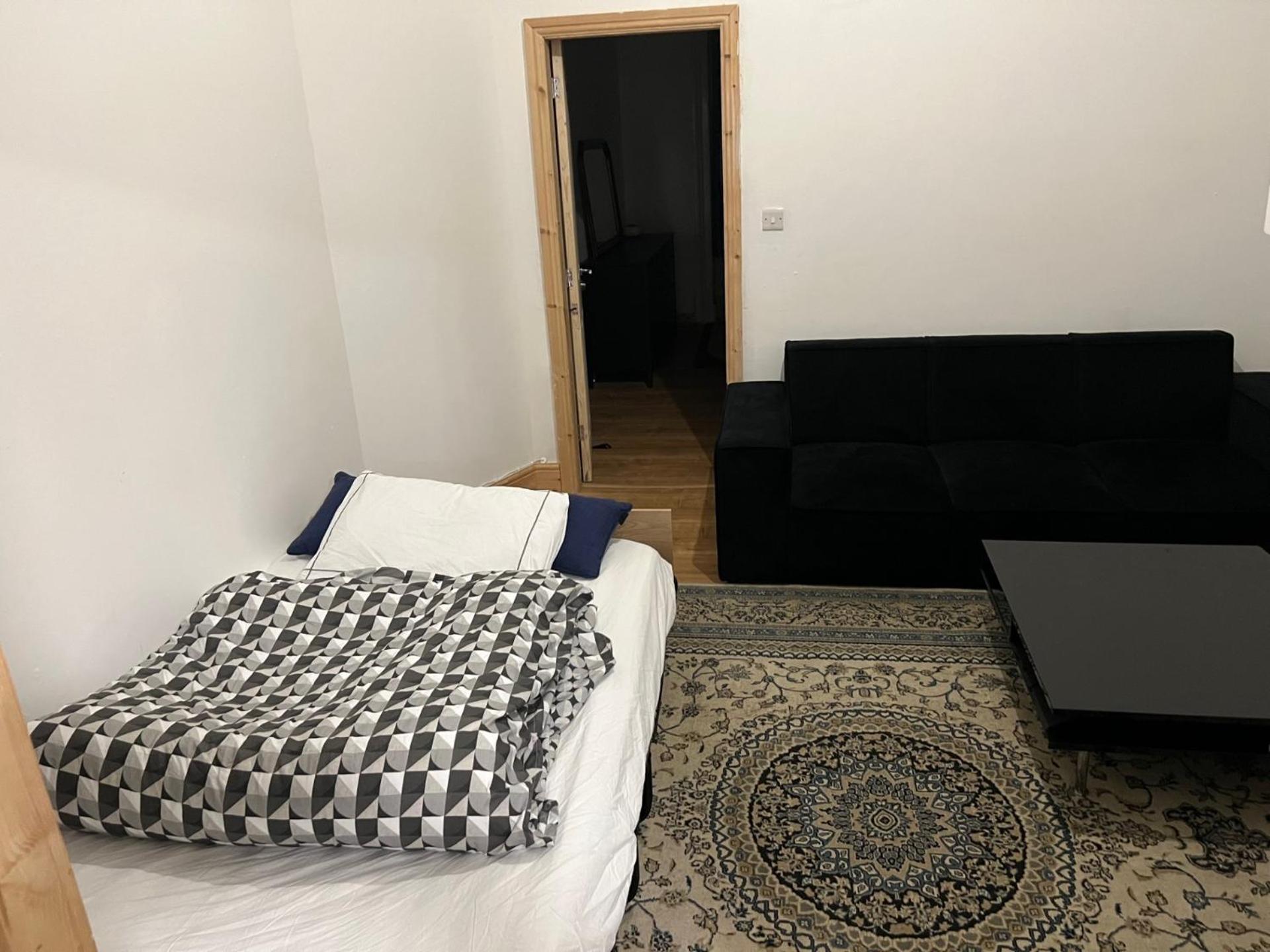 New Flat, Own Bathroom, Sitting Room & Large Bedroom - Walsall Bescot Екстер'єр фото
